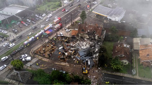 Pesawat Kecil Jatuh di Brasil 10 Orang Tewas dalam Kecelakaan